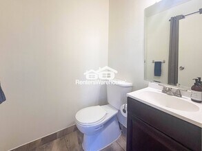 632 E 116th Ave in Northglenn, CO - Foto de edificio - Building Photo