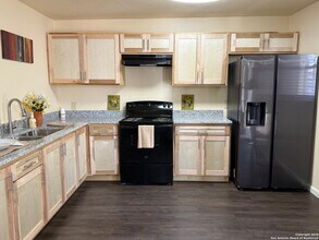 120 Delmar St in San Antonio, TX - Building Photo - Building Photo