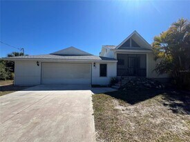2615 Myrtle Ave in Punta Gorda, FL - Building Photo