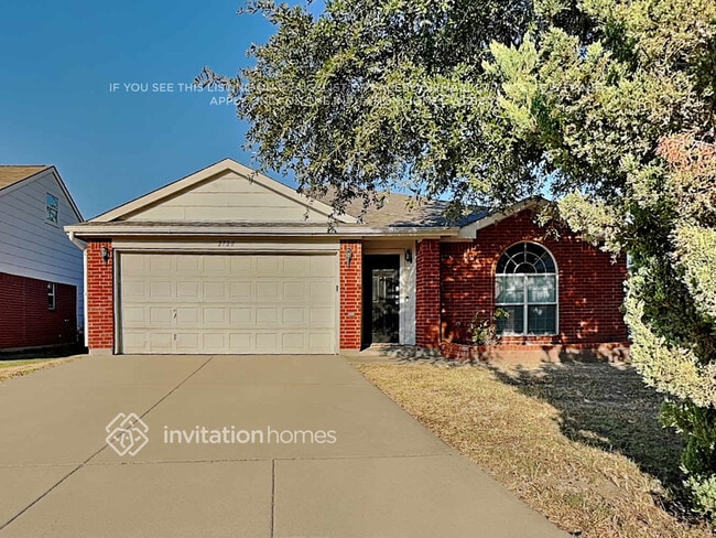 property at 2720 Briscoe Dr