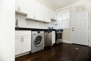 312 Lee St, Unit 943-3 in Evanston, IL - Building Photo