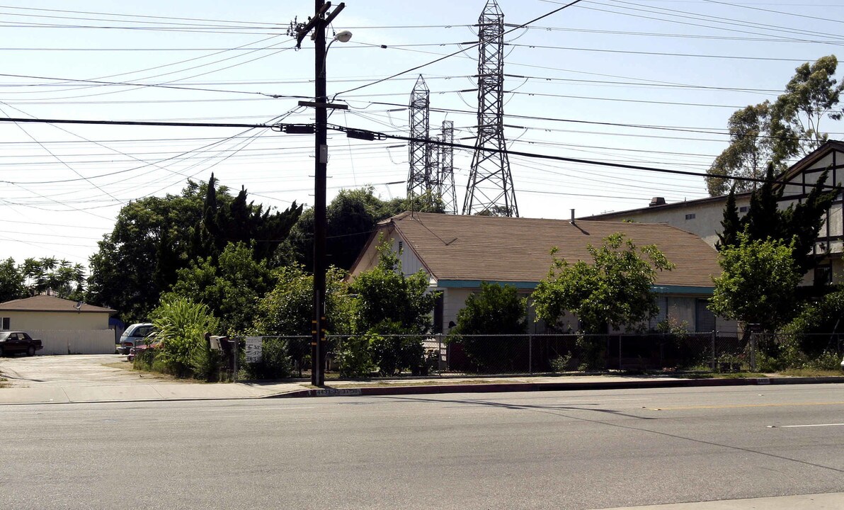 4433-4439 1/2 Walnut Grove Ave in Rosemead, CA - Building Photo