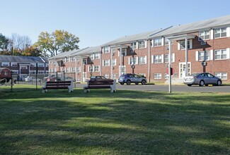 Bellevue Court Apartments in Penndel, PA - Building Photo - Building Photo