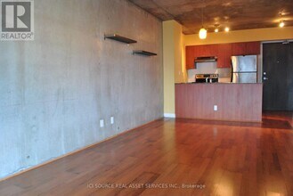 22 Wellesley St E in Toronto, ON - Building Photo - Building Photo