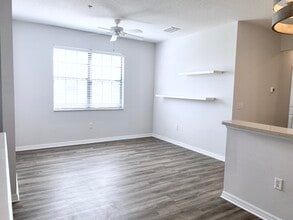 4228 Via Piedra Cir, Unit 4228 in Sarasota, FL - Foto de edificio - Building Photo