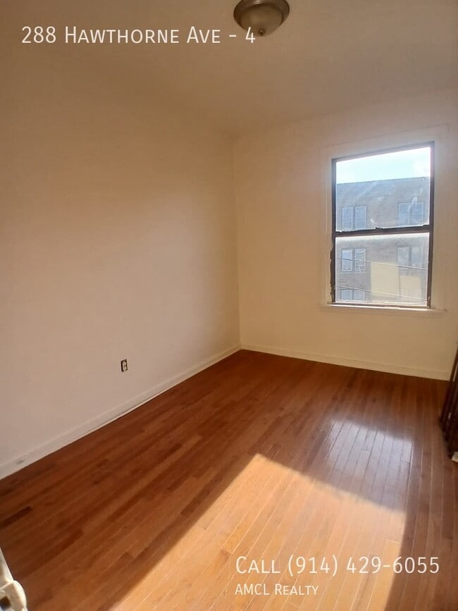 288 Hawthorne Ave in Yonkers, NY - Building Photo - Building Photo