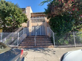 608 N St Andrews Pl, Unit 6 in Los Angeles, CA - Building Photo