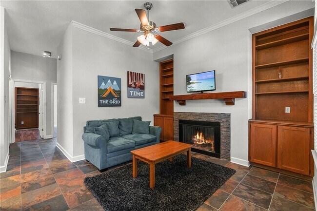 property at 2802 Nueces St
