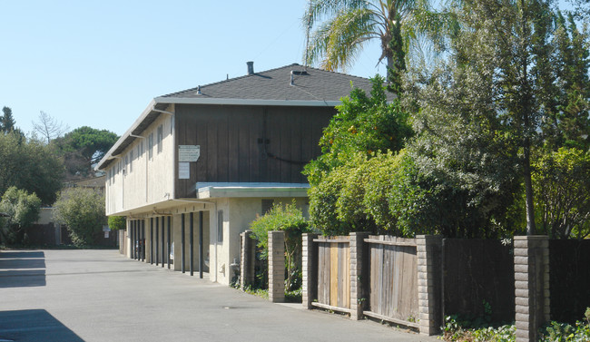 Camden House Apartments in San Jose, CA - Foto de edificio - Building Photo