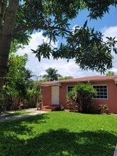 1429 NE 147th St-Unit -. in Miami, FL - Building Photo - Building Photo