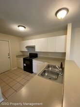 5607 Lakebend W Dr in San Antonio, TX - Building Photo - Building Photo