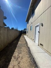 2362 Valley W Dr in Santa Rosa, CA - Building Photo - Building Photo