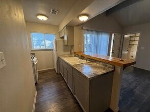 5904 Emerald Forest Dr in Austin, TX - Building Photo - Building Photo