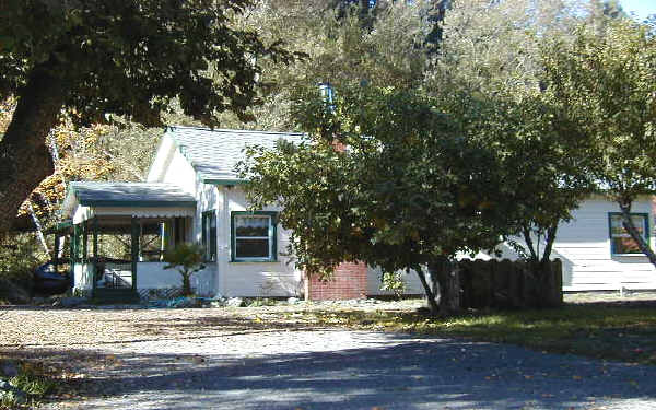 16460 Armstrong Woods Rd in Guerneville, CA - Building Photo