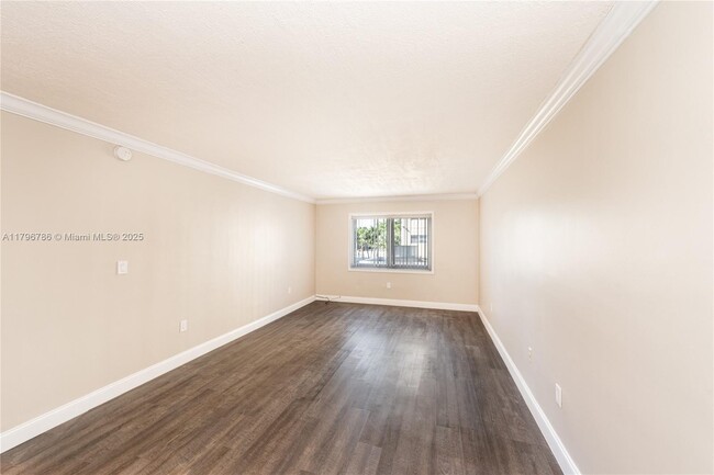 201 Galen Dr in Key Biscayne, FL - Building Photo - Building Photo