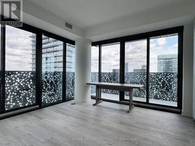 55 Charles St E in Toronto, ON - Building Photo - Building Photo