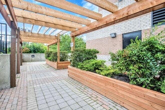 Waterford in Ottawa, ON - Building Photo - Building Photo