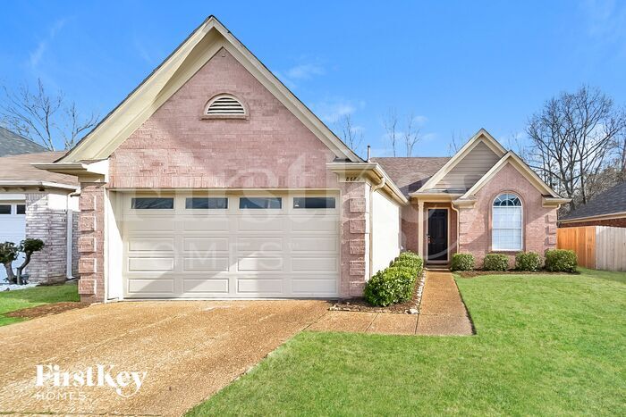 8682 Valmont Cir in Memphis, TN - Foto de edificio
