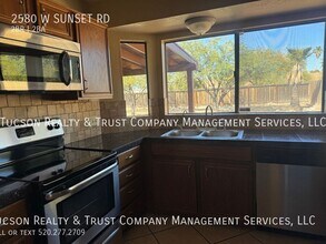 2580 W Sunset Rd in Tucson, AZ - Building Photo - Building Photo