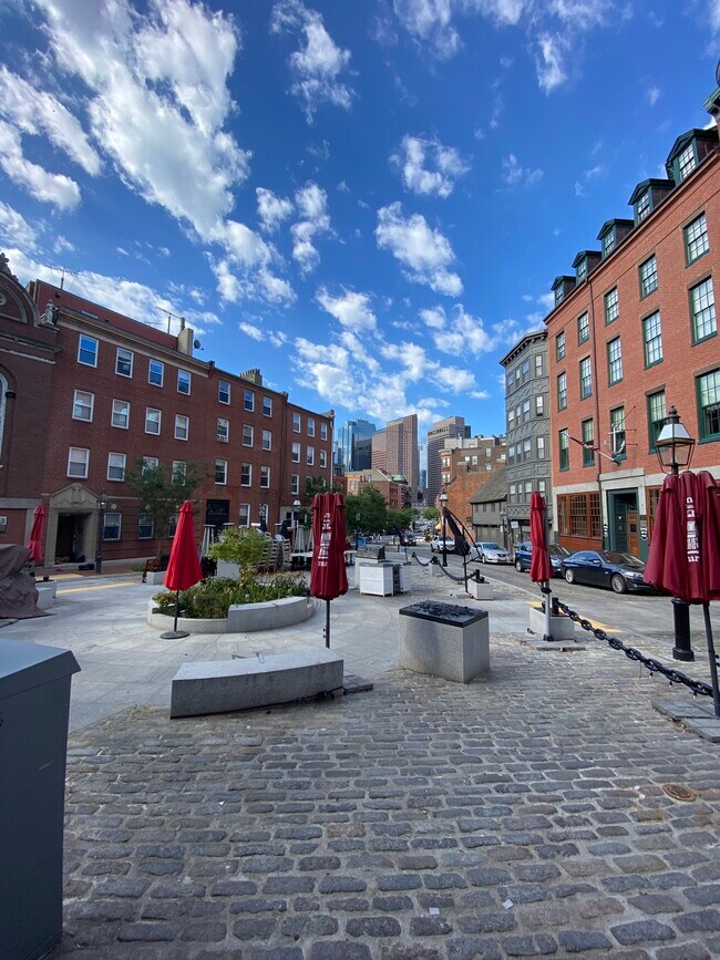 16 North Sq, Unit 3 in Boston, MA - Foto de edificio - Building Photo