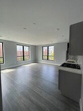 367 Western Ave, Unit 201 in Boston, MA - Building Photo - Building Photo