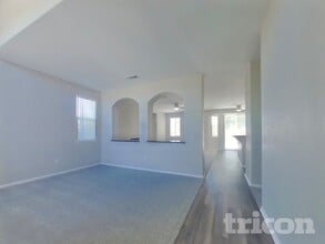 733 Pino Ave in Lancaster, CA - Building Photo - Building Photo