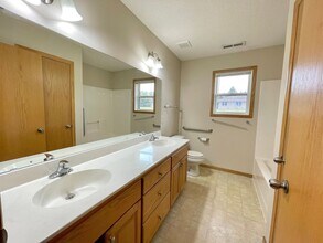 601 W 9th St in New Richmond, WI - Building Photo - Building Photo