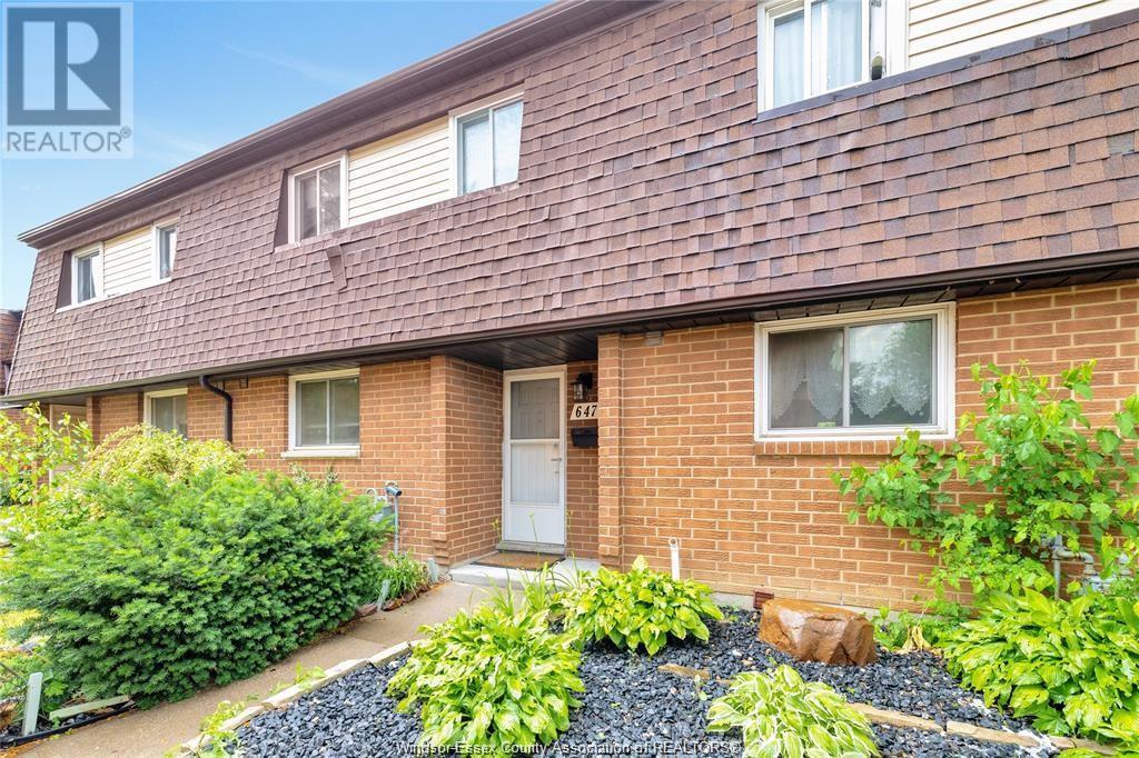 6470 Thornberry Crescent in Windsor, ON - Building Photo