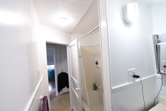 318 School St, Unit 125 Adams in Bennington, VT - Foto de edificio - Building Photo