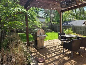 7264 Northmoor Dr in St. Louis, MO - Building Photo - Building Photo