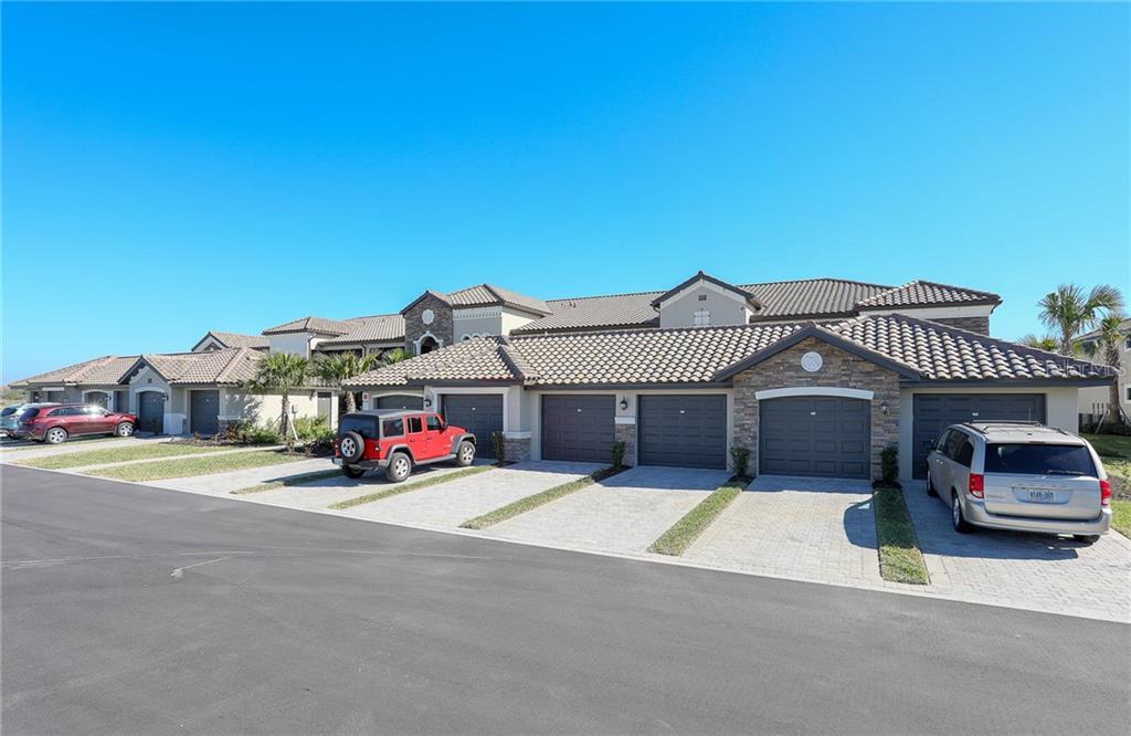 5558 Palmer Cir in Bradenton, FL - Building Photo