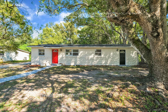 4461 Melvin Cir E in Jacksonville, FL - Building Photo - Building Photo