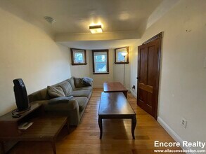 65 Fairbanks St, Unit #65 - 2 in Boston, MA - Foto de edificio - Building Photo
