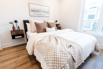 140 Young St in Ottawa, ON - Building Photo - Building Photo