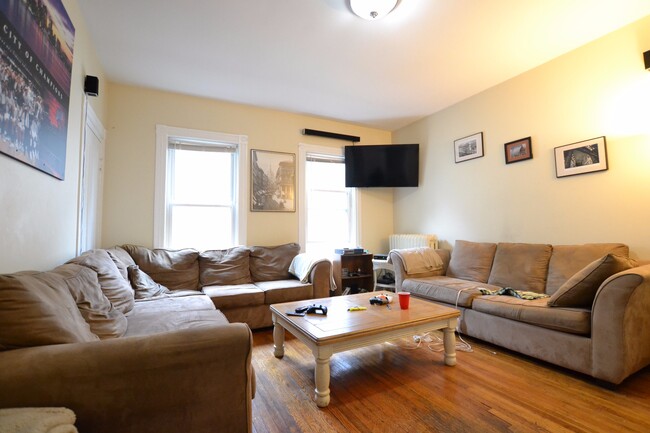 45 Falkland St, Unit 1 in Boston, MA - Building Photo - Building Photo