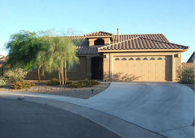 property at 1050 E Providence Canyon Dr