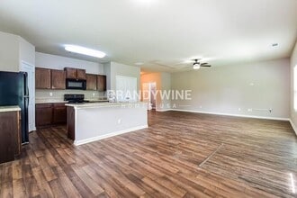 10946 Wheeler Trce in Hampton, GA - Foto de edificio - Building Photo