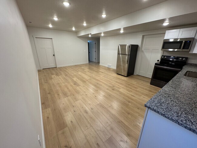 3082 Lone Pine St in Eagle Mountain, UT - Foto de edificio - Building Photo