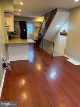 132 W Thompson St in Philadelphia, PA - Building Photo - Building Photo