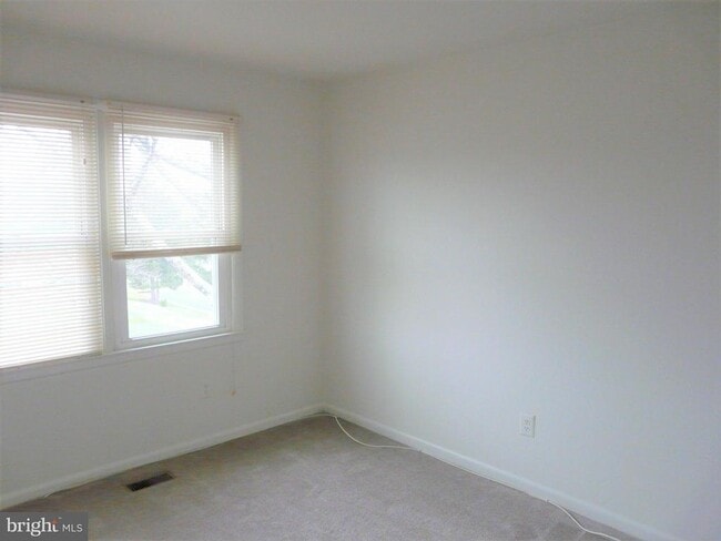 property at 902 Cheshire Ct