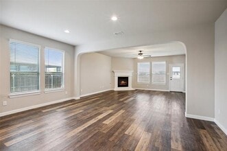 512 Lindisfarne Ln in Saginaw, TX - Building Photo - Building Photo