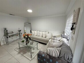 6598 W 22nd Ct in Hialeah, FL - Building Photo - Building Photo