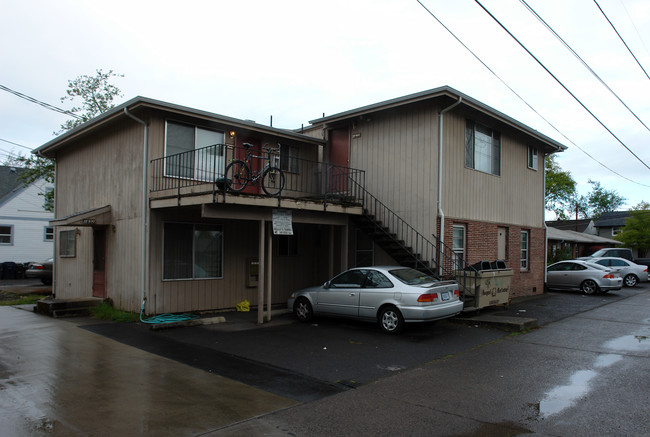 1810-1844 Ferry Aly in Eugene, OR - Building Photo - Building Photo