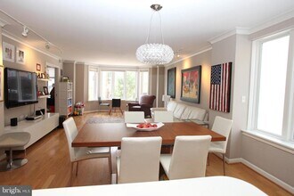 1045 31st St NW in Washington, DC - Building Photo - Building Photo