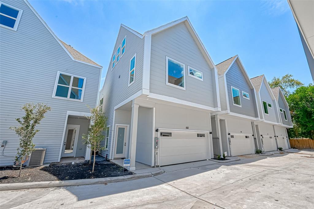 6139 W Montgomery Rd in Houston, TX - Foto de edificio