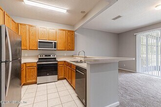 5784 Sandstone Way in Jacksonville, FL - Building Photo - Building Photo