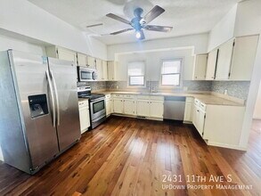 2431 11th Ave S in Minneapolis, MN - Building Photo - Building Photo