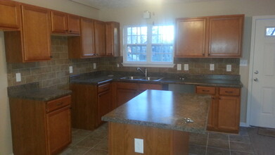 194 Lexington Ct in Riverdale, GA - Building Photo - Building Photo