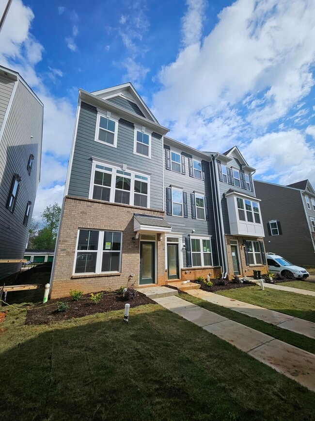 6122 Cleburne Ct in Charlotte, NC - Foto de edificio - Building Photo