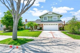 17353 Elm St in Fountain Valley, CA - Foto de edificio - Building Photo